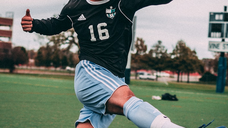 米兰品牌历史与足球文化深度报道配图