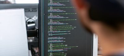 深度专题栏目呈现品牌故事与行业深度报道